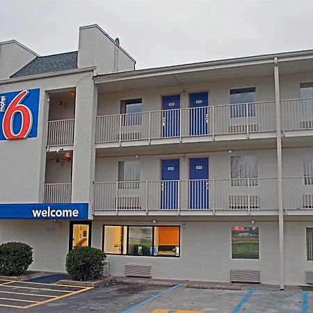 Days Inn By Wyndham Charleston Wv Екстериор снимка